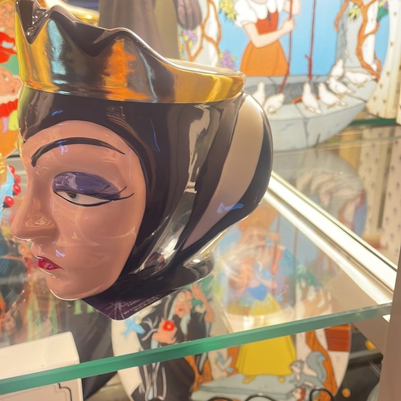 Evil Queen Mug - Picture 2 of 5